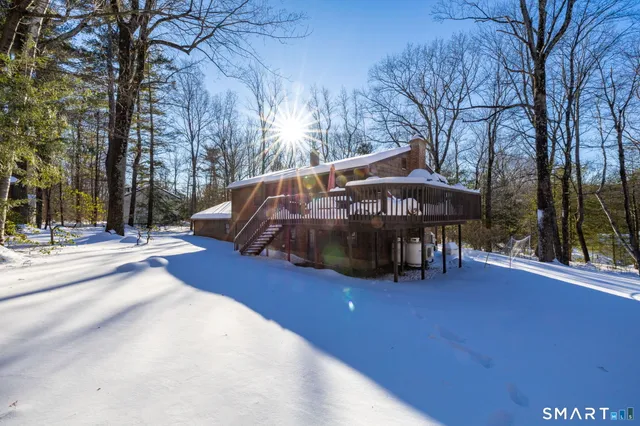 $425,000 | 46 Lakeshore Drive, New Hartford, CT 06057