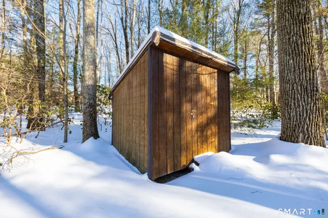 $425,000 | 46 Lakeshore Drive, New Hartford, CT 06057