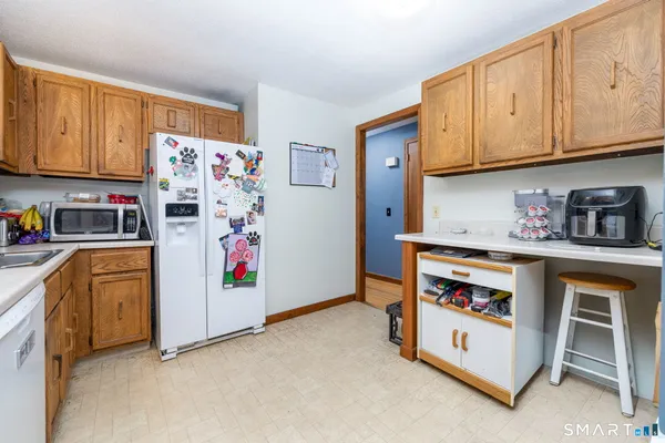 $415,000 | 46 Lakeshore Drive, New Hartford, CT 06057