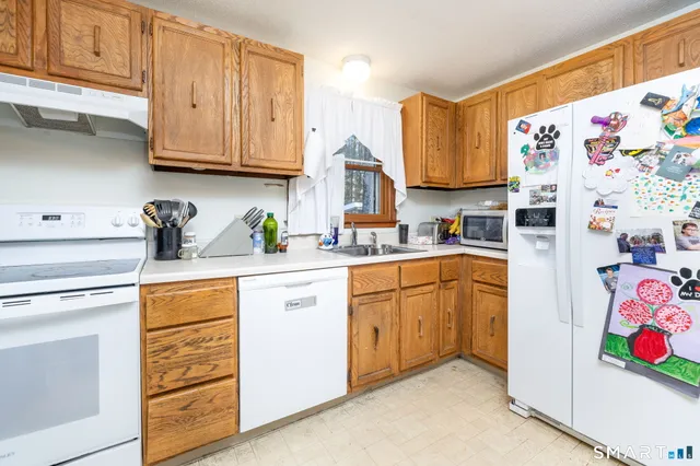 $425,000 | 46 Lakeshore Drive, New Hartford, CT 06057