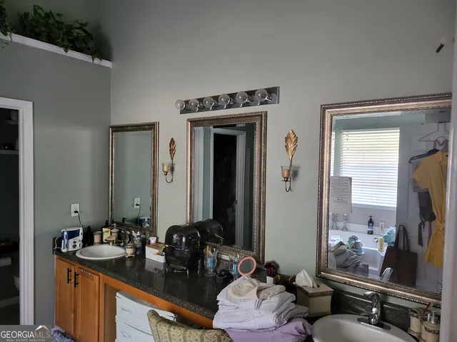 a front view of a house with lots of stuff