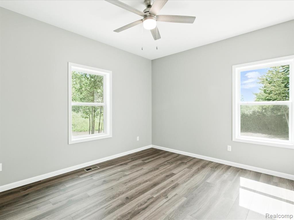 9711 Crawford Road Columbus, MI 48063 - Photo 16 of 36