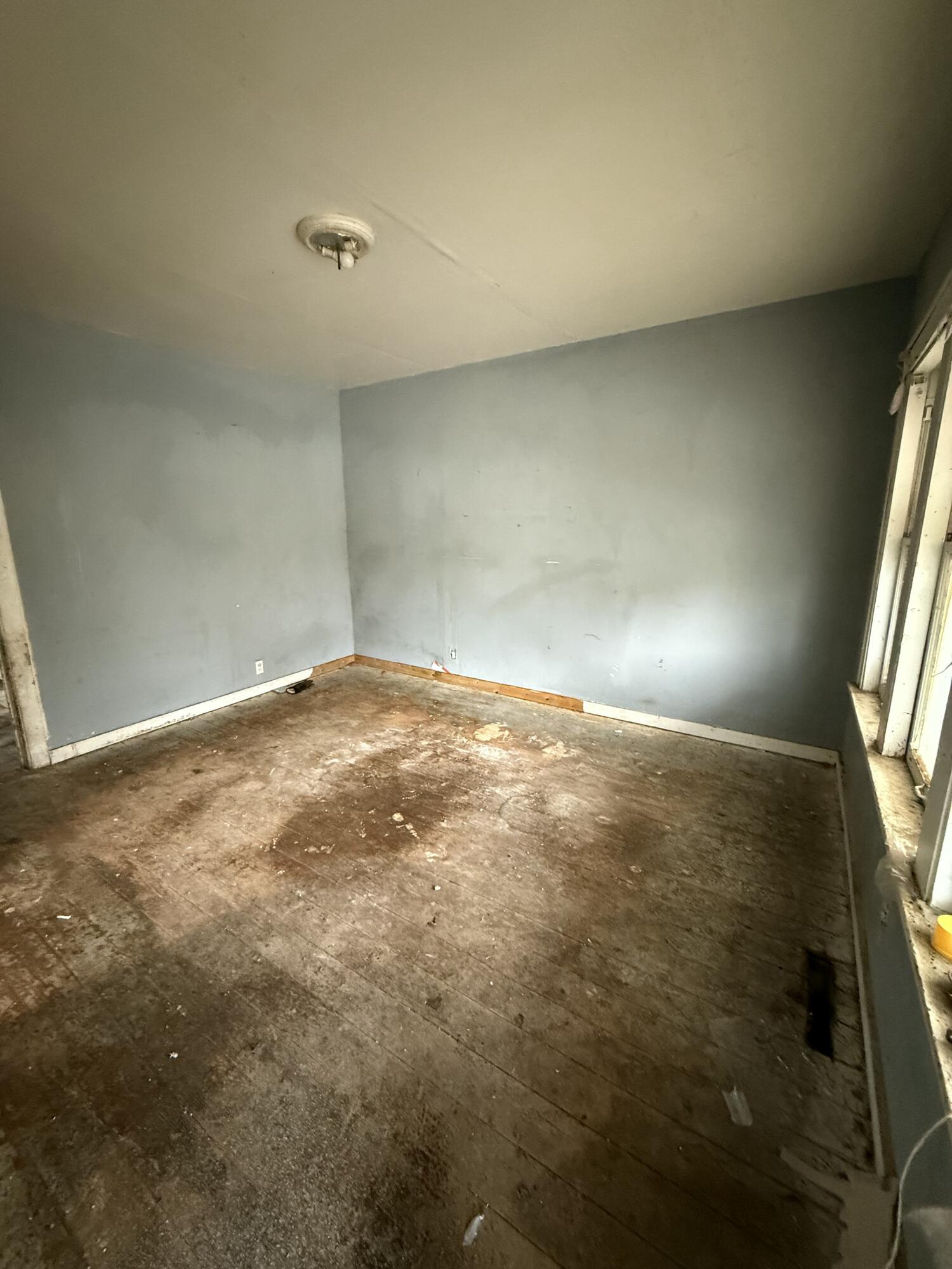 2749 North 9th Street Milwaukee, WI 53206 - Photo 4 of 4 IMG_4561