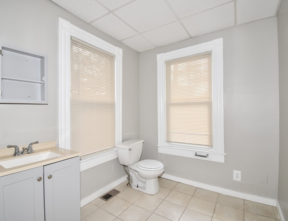 14 Lafayette Street Springfield, MA 01109 - Photo 11 of 30 Gallery Image 11