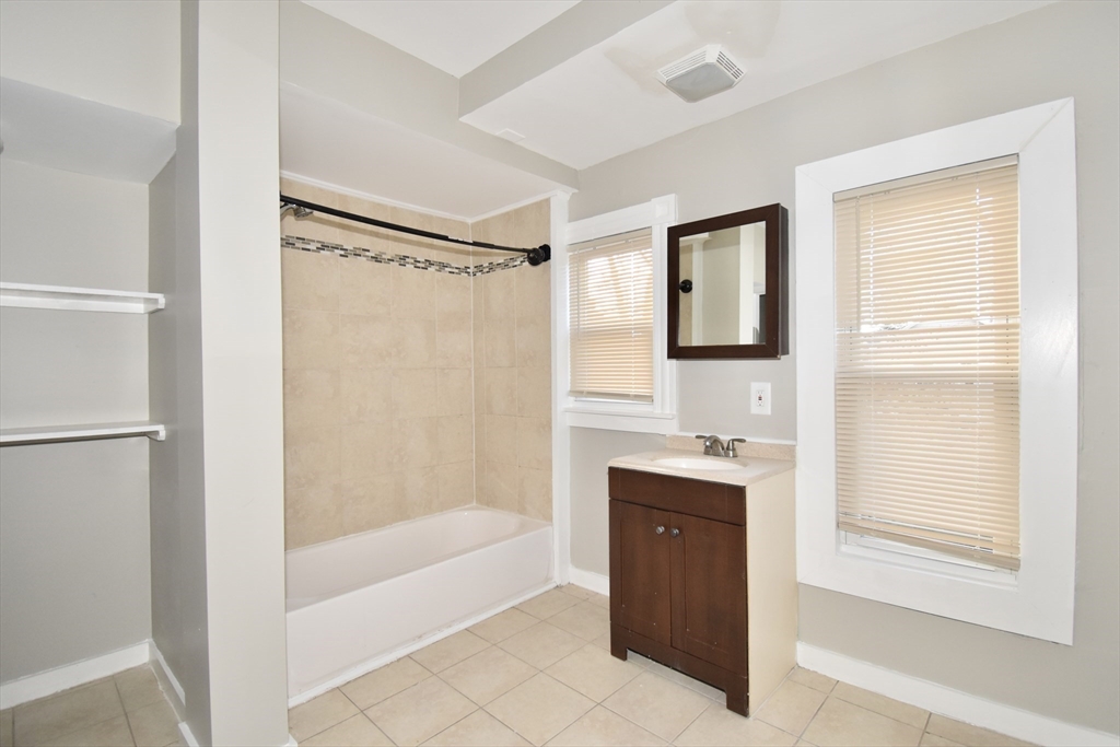 14 Lafayette Street Springfield, MA 01109 - Photo 19 of 30 Gallery Image 19