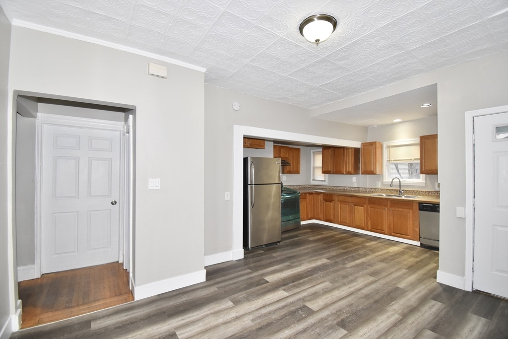 14 Lafayette Street Springfield, MA 01109 - Photo 4 of 30 Gallery Image 4