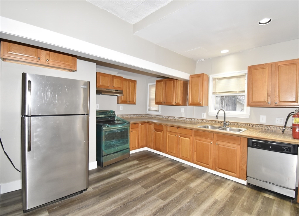 14 Lafayette Street Springfield, MA 01109 - Photo 5 of 30 Gallery Image 5
