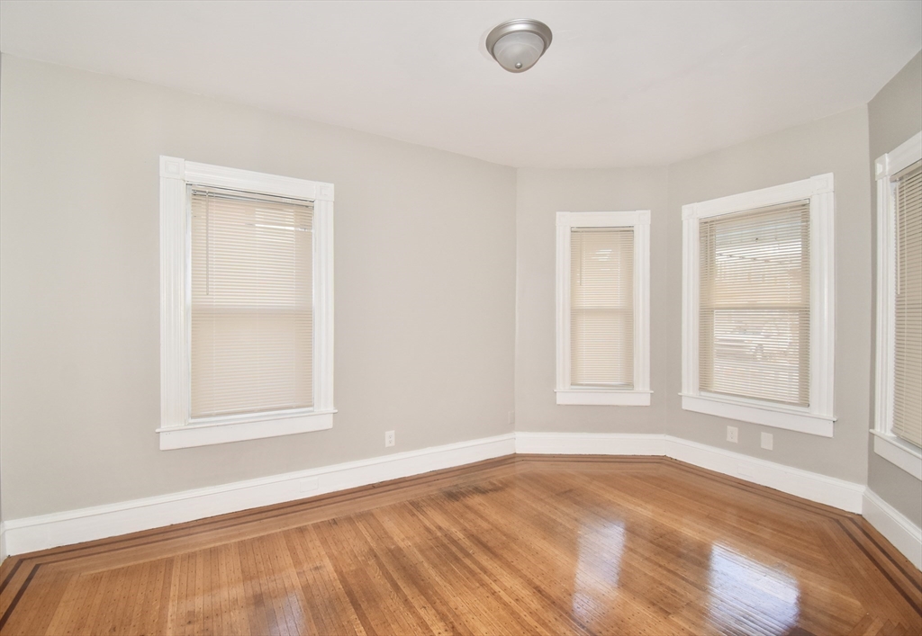14 Lafayette Street Springfield, MA 01109 - Photo 7 of 30 Gallery Image 7