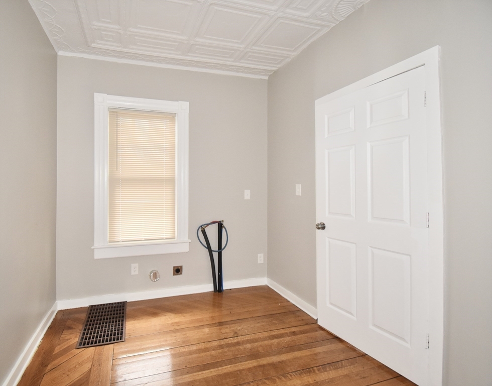 14 Lafayette Street Springfield, MA 01109 - Photo 8 of 30 Gallery Image 8