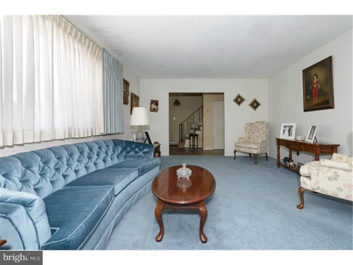 1022 Longspur Road Audubon, PA 19403 - Photo 3 of 20 Living Room