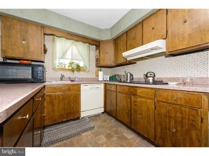 1022 Longspur Road Audubon, PA 19403 - Photo 5 of 20 Kitchen