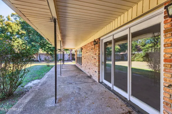 $297,500 | 392 Porter Avenue, Biloxi, MS 39530