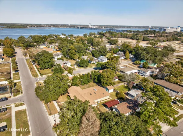 $297,500 | 392 Porter Avenue, Biloxi, MS 39530
