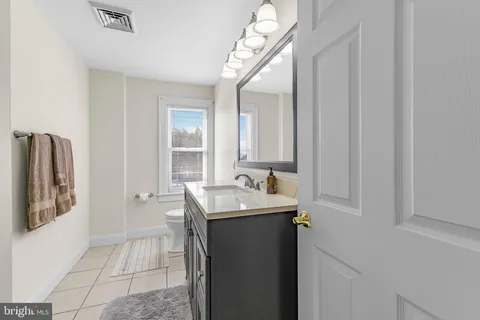 $575,000 | 1131 Naamans Creek Road, Garnet Valley, PA 19060