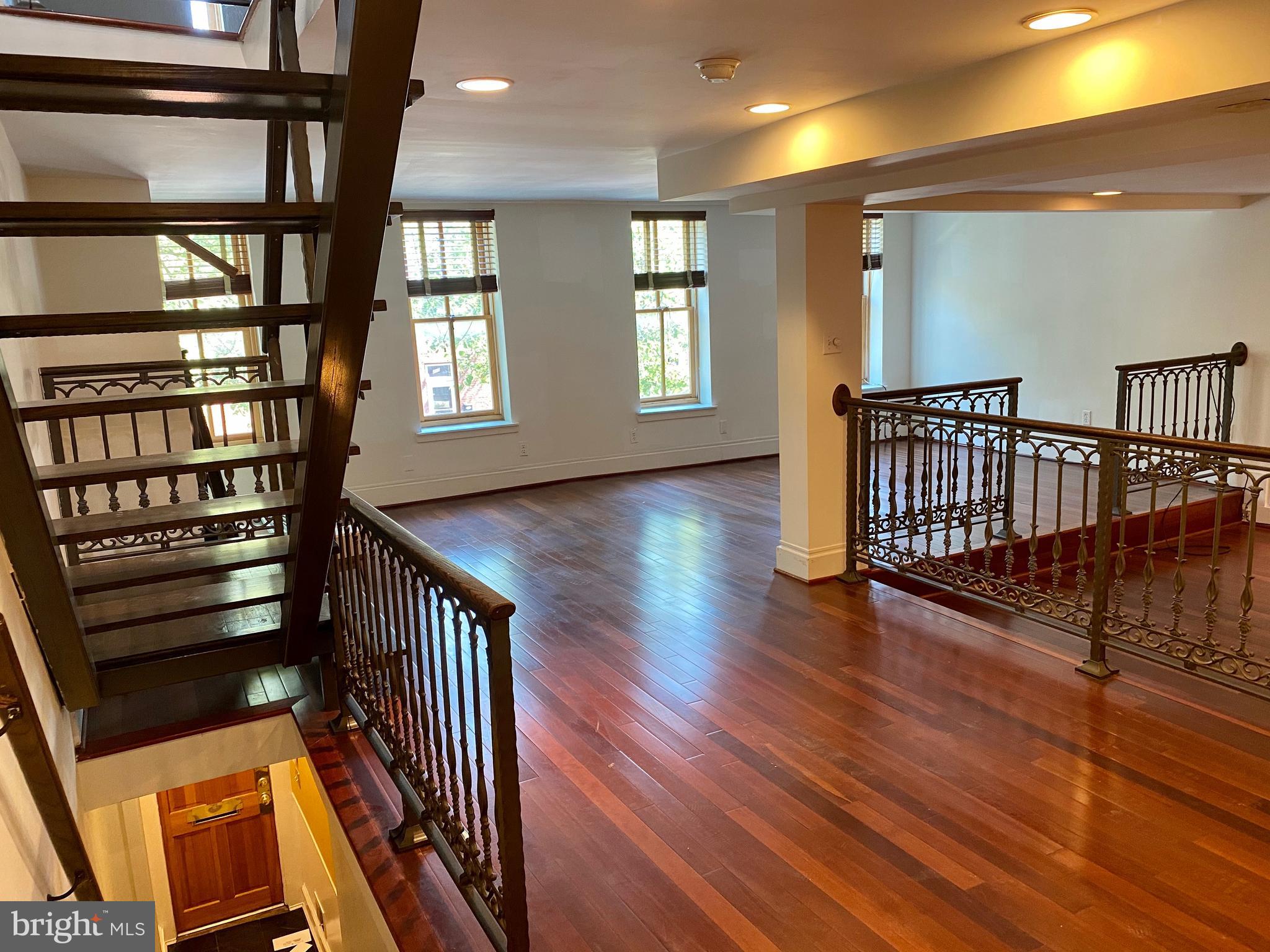 227 West Read Street Baltimore, MD 21201 - Photo 11 of 17