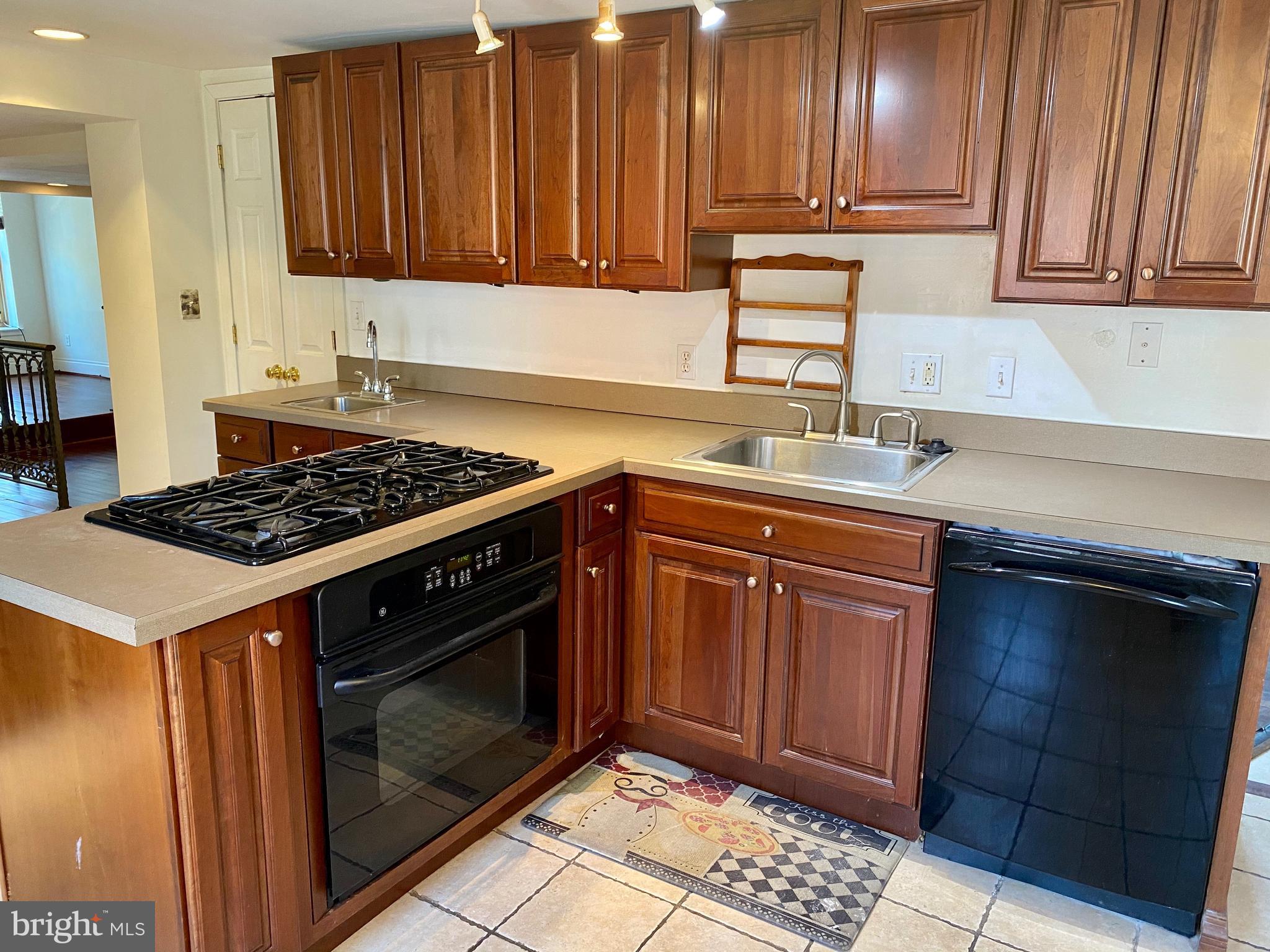 227 West Read Street Baltimore, MD 21201 - Photo 15 of 17