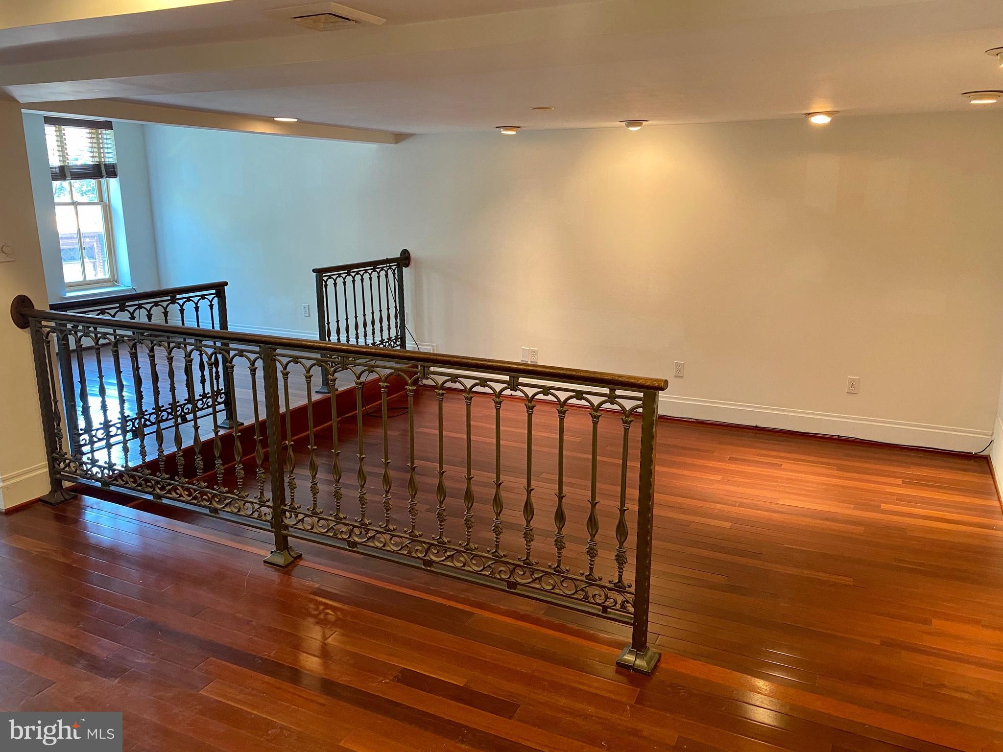 227 West Read Street Baltimore, MD 21201 - Photo 2 of 17