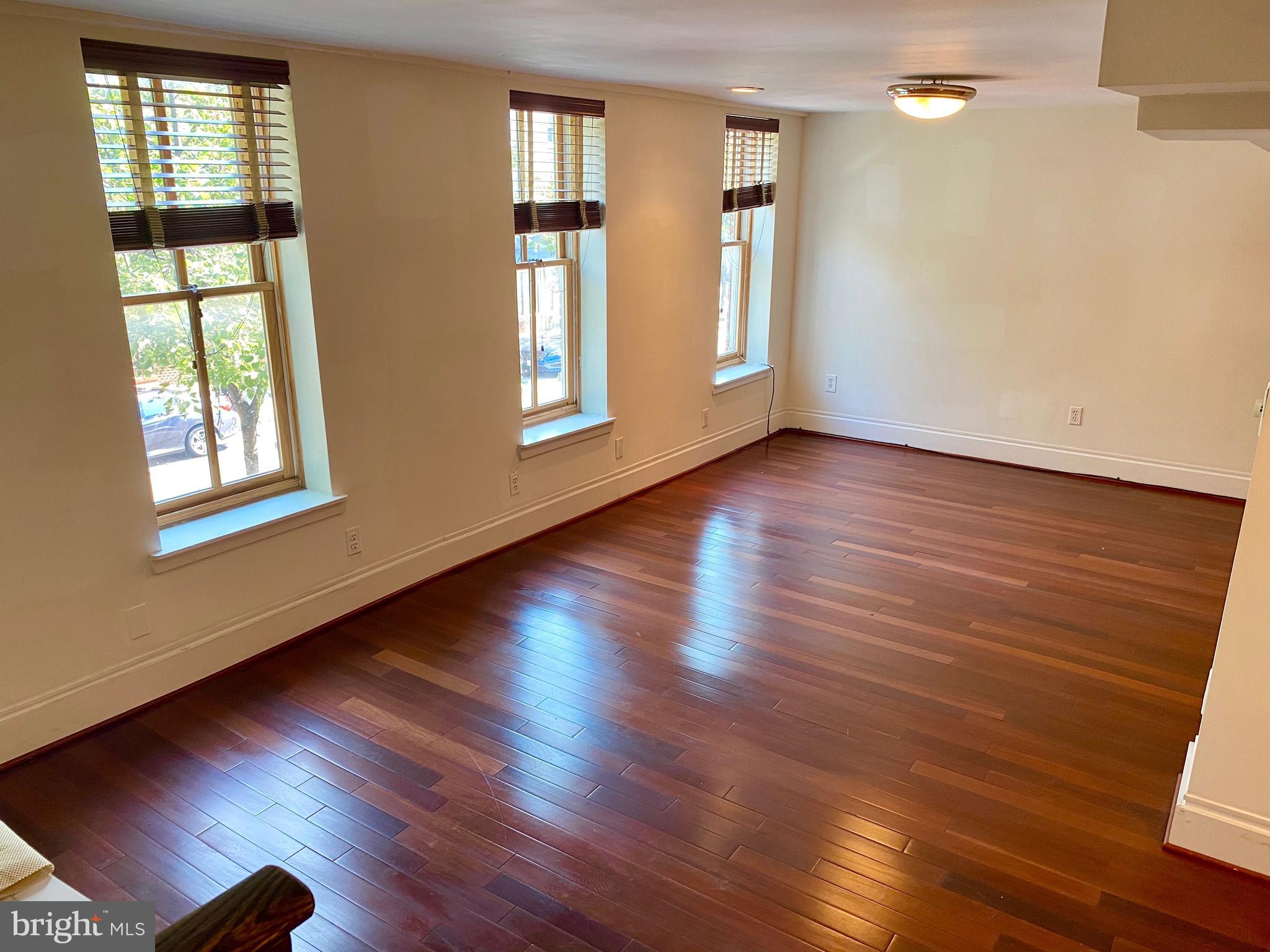 227 West Read Street Baltimore, MD 21201 - Photo 3 of 17