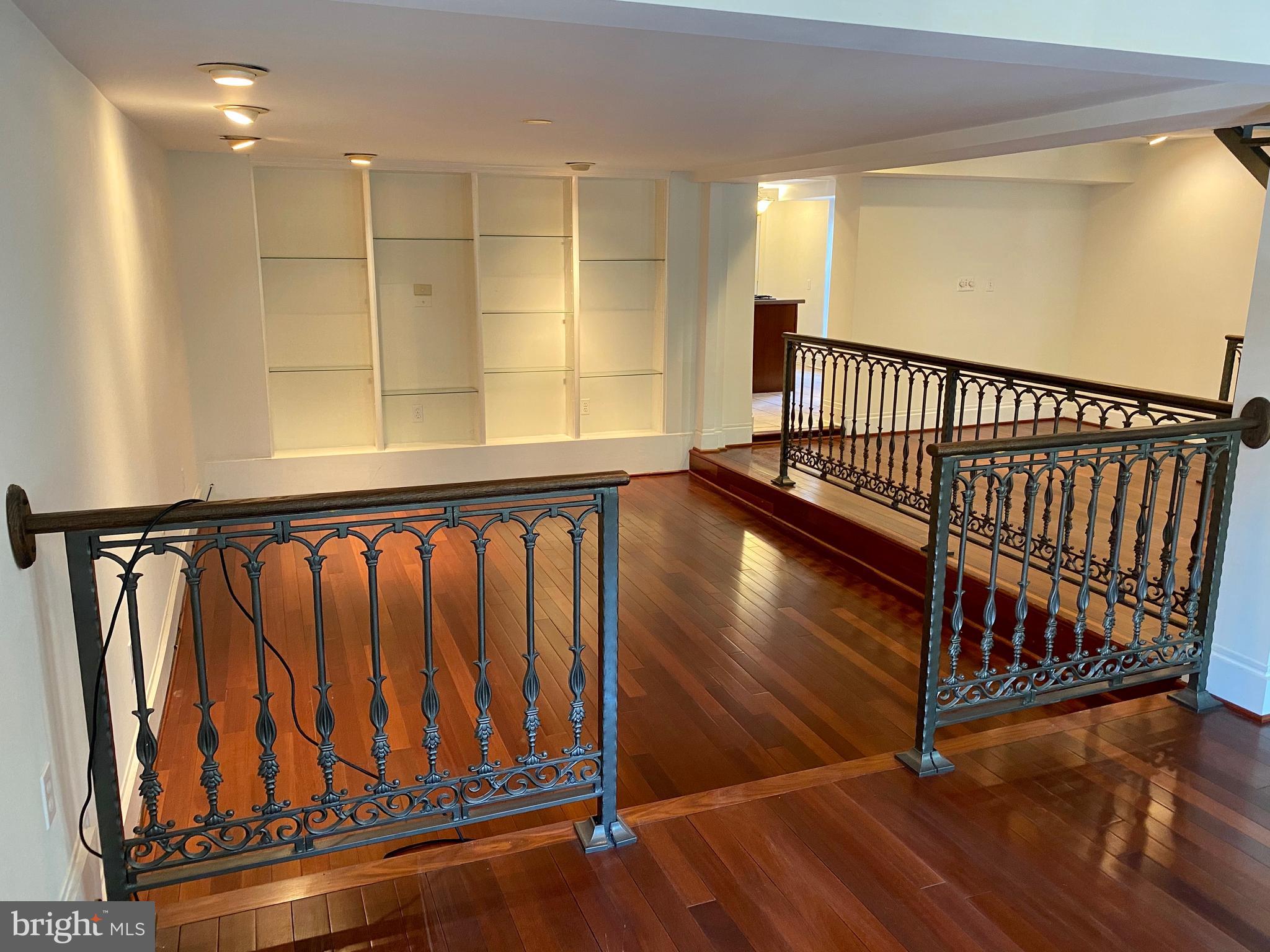 227 West Read Street Baltimore, MD 21201 - Photo 4 of 17