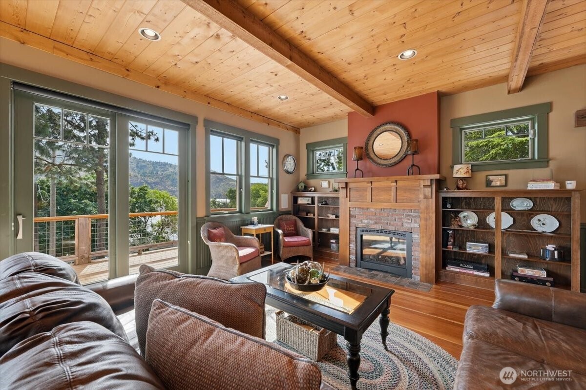 15137 South Lakeshore Road Chelan, WA 98816 - Photo 20 of 40