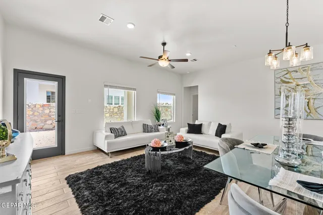 $389,950 | 1122 Brass Hl Avenue, Santa Teresa, NM 88008