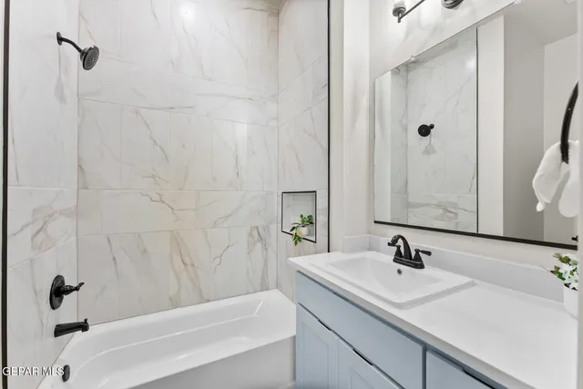 $389,950 | 1122 Brass Hl Avenue, Santa Teresa, NM 88008