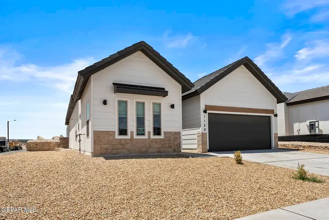 $389,950 | 1122 Brass Hl Avenue, Santa Teresa, NM 88008