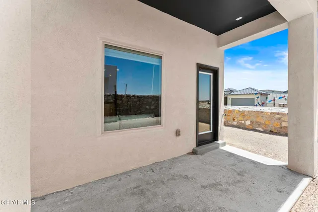 $389,950 | 1122 Brass Hl Avenue, Santa Teresa, NM 88008