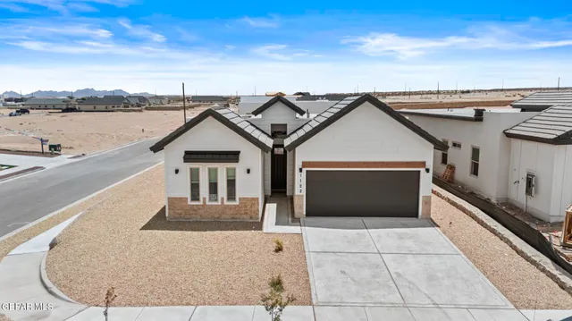 $389,950 | 1122 Brass Hl Avenue, Santa Teresa, NM 88008