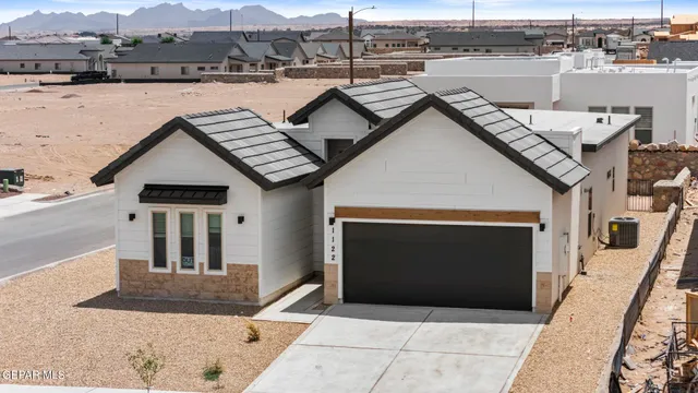 $389,950 | 1122 Brass Hl Avenue, Santa Teresa, NM 88008