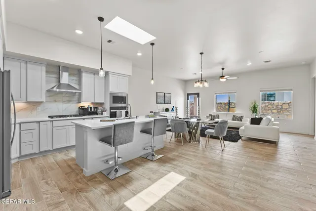 $389,950 | 1122 Brass Hl Avenue, Santa Teresa, NM 88008