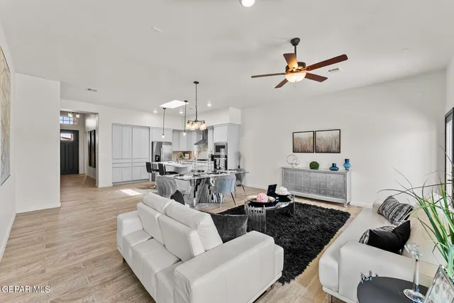 $389,950 | 1122 Brass Hl Avenue, Santa Teresa, NM 88008