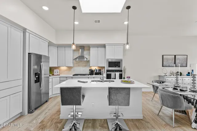 $389,950 | 1122 Brass Hl Avenue, Santa Teresa, NM 88008