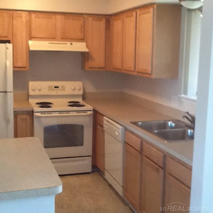 1613 O'Neil Circle, Unit 111 Rochester Hills, MI 48307 - Photo 12 of 33