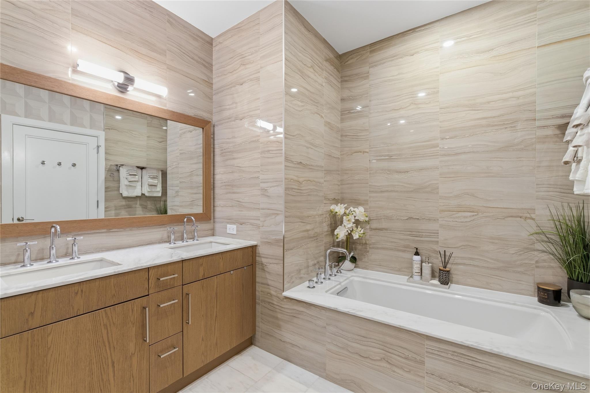 100 Garvies Point Road, Unit 1025 Glen Cove, NY 11542 - Photo 15 of 26