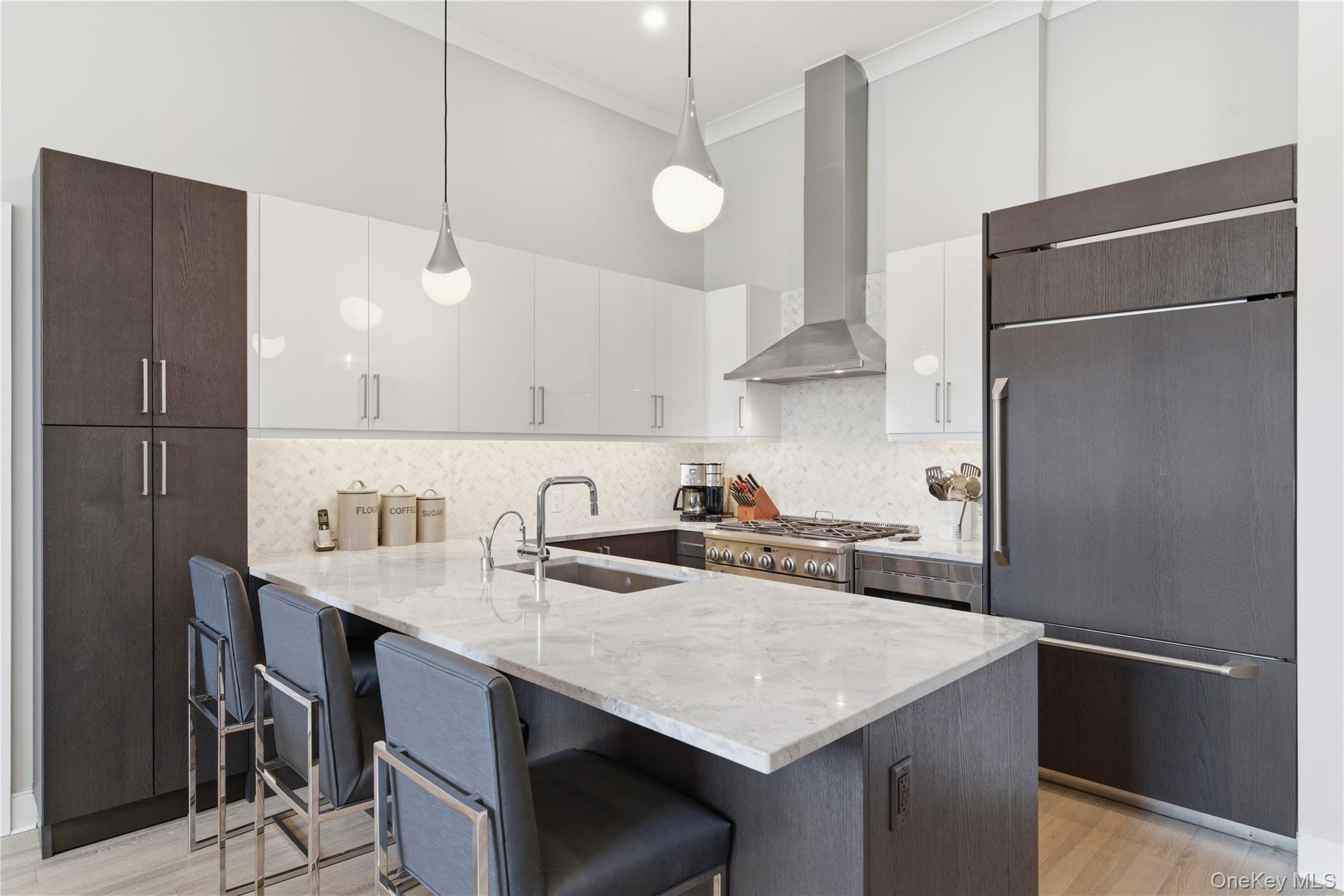 100 Garvies Point Road, Unit 1025 Glen Cove, NY 11542 - Photo 9 of 26