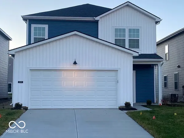 $2,300 | 3872 Riverstone Drive, Whitestown, IN 46075