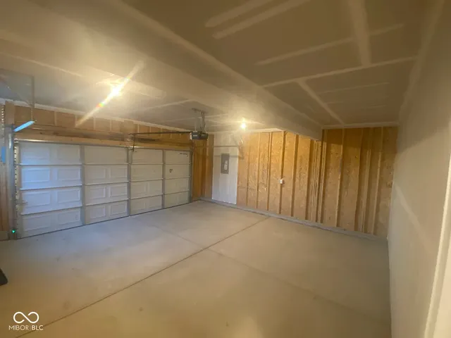 $2,300 | 3872 Riverstone Drive, Whitestown, IN 46075