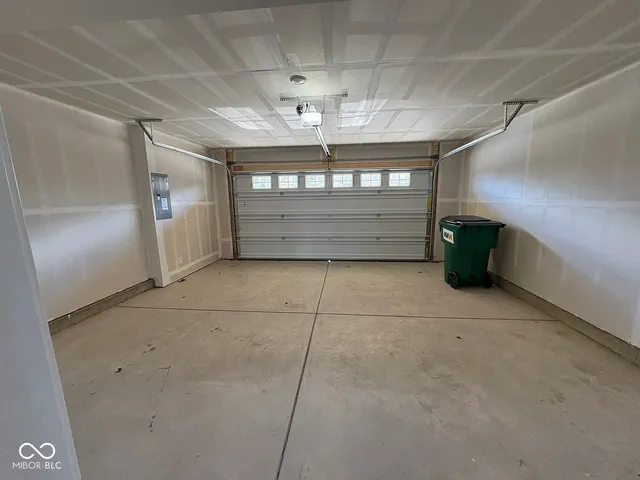 $2,300 | 3872 Riverstone Drive, Whitestown, IN 46075