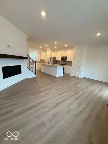 $2,300 | 3872 Riverstone Drive, Whitestown, IN 46075