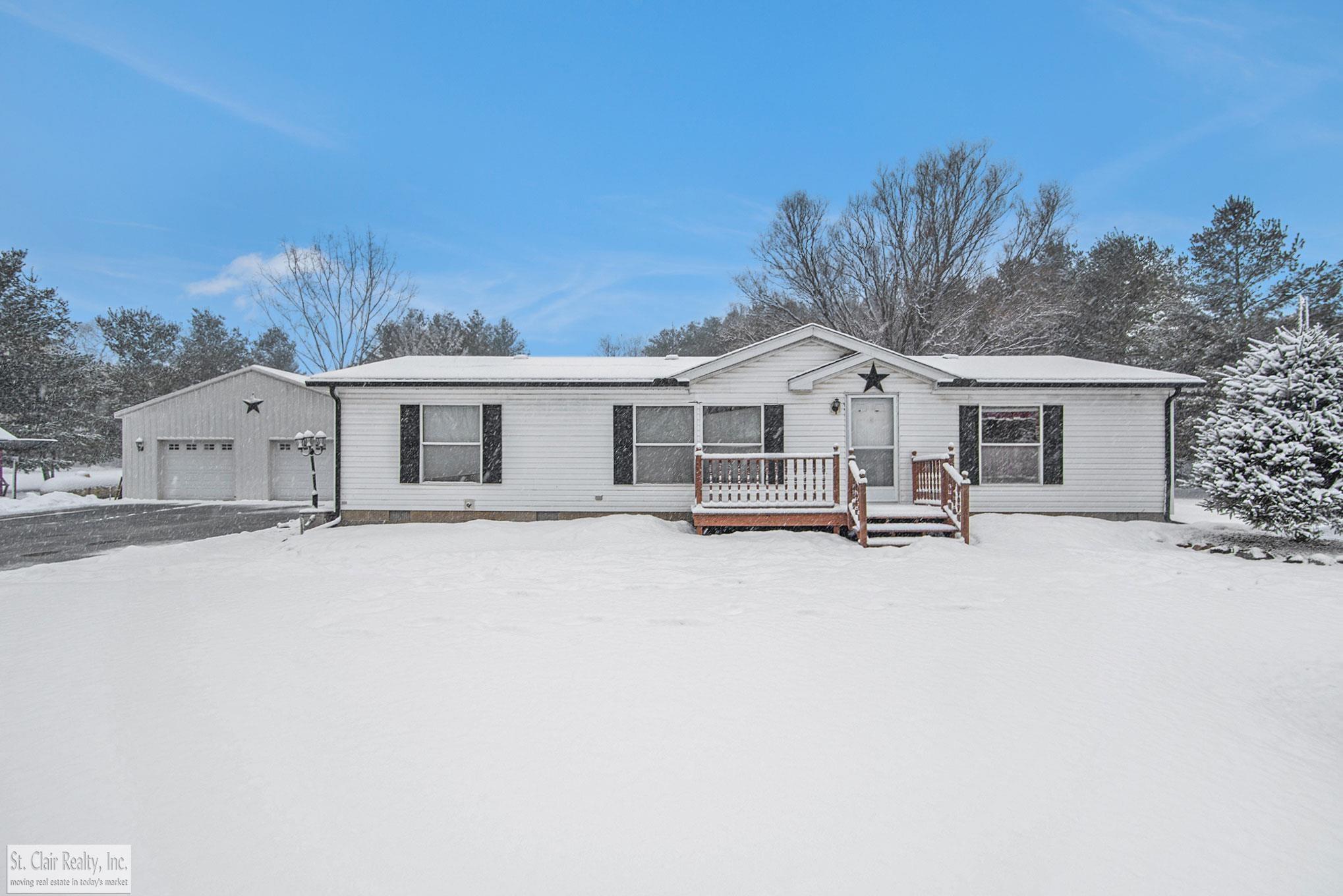 12844 Collins Road Yale, MI 48097 - Photo 1 of 18
