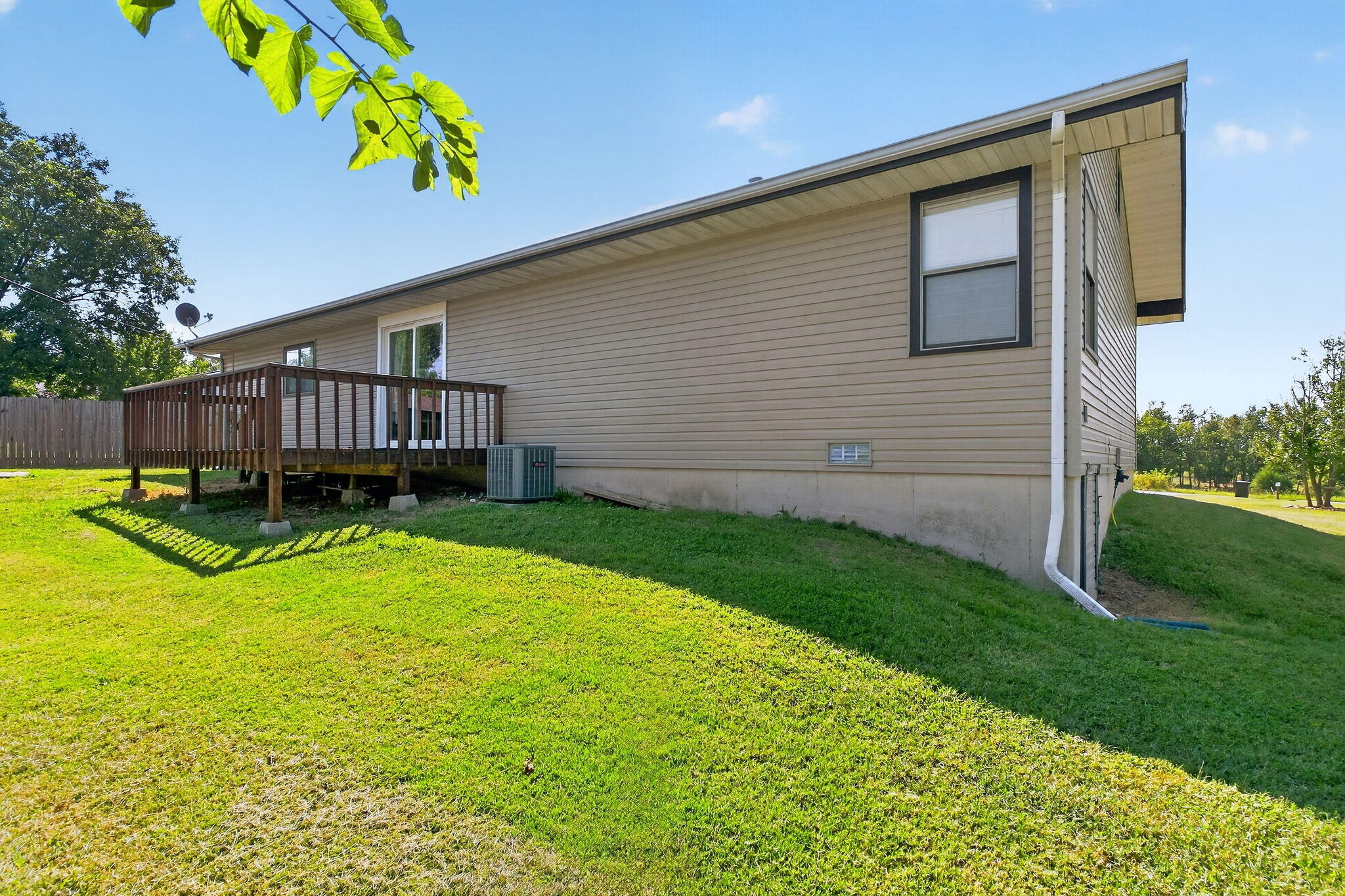 813 Kentucky Road Ozark, MO 65721 - Photo 22 of 28 23-web-or-mls-20260831-20260831-DSC04775