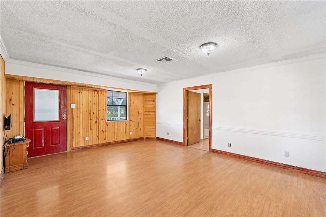 821 Old Country Road Moody, TX 76557 - Photo 4 of 21 an empty room with window