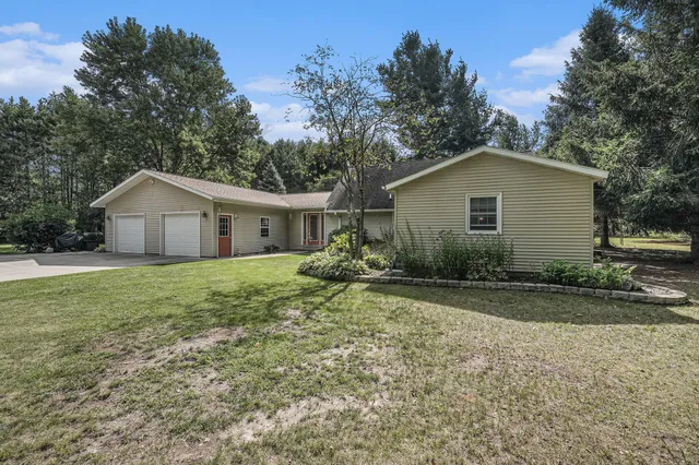 $399,900 | 8882 South Osborn Avenue, Fremont, MI 49412