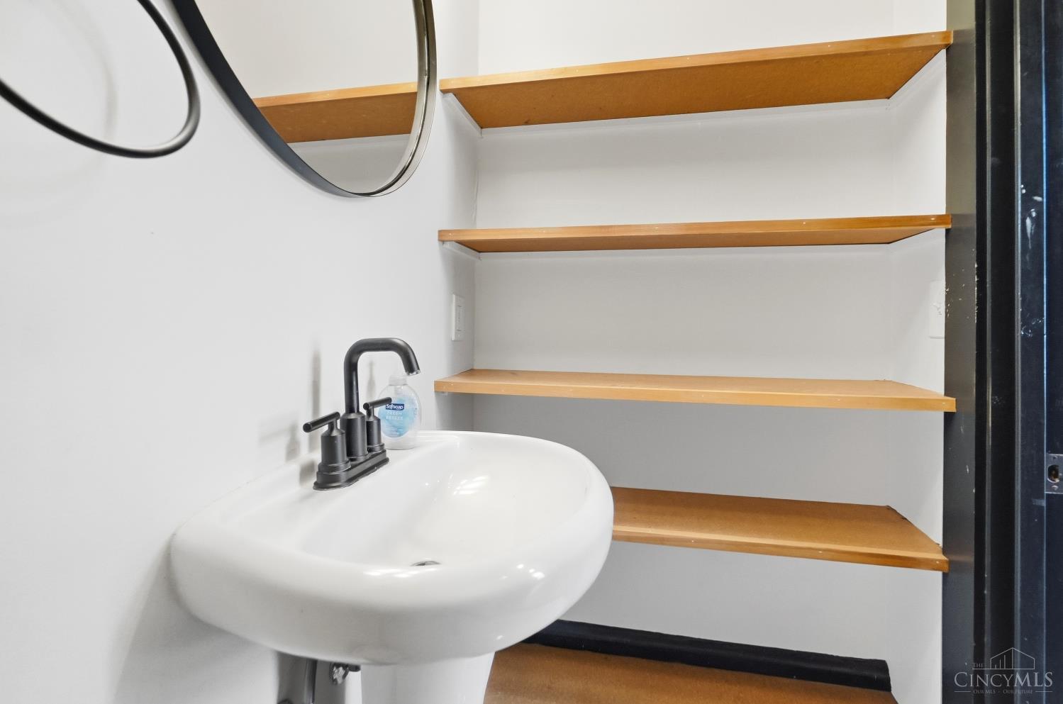 1314 Spring Street, Unit 4 Cincinnati, OH 45202 - Photo 17 of 37 Gallery Image 17