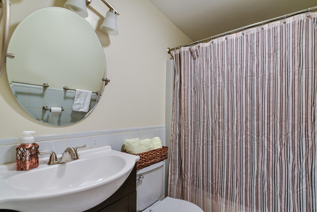 58 Robbins Road Sudbury, MA 01776 - Photo 11 of 15 Gallery Image 11