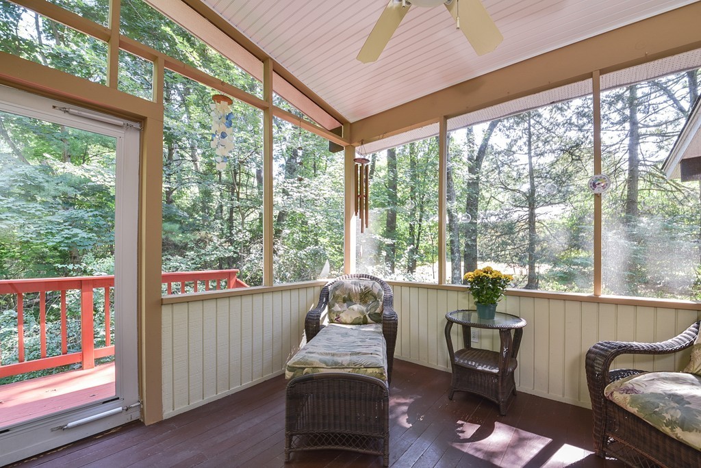 58 Robbins Road Sudbury, MA 01776 - Photo 8 of 15 Gallery Image 8