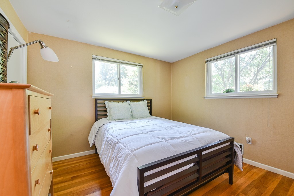 58 Robbins Road Sudbury, MA 01776 - Photo 9 of 15 Gallery Image 9