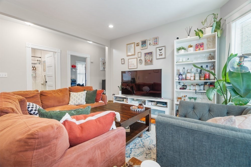24 Buttonwood Street Boston, MA 02125 - Photo 7 of 42