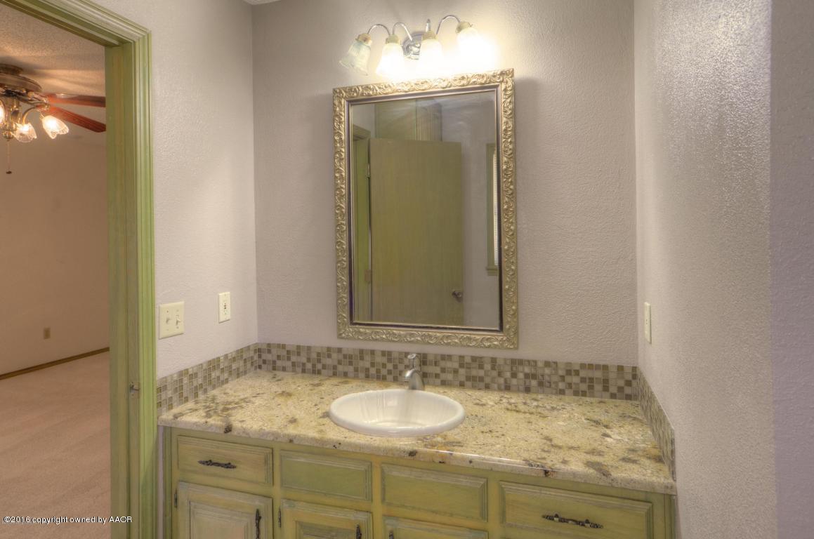 25 Kendall Road Amarillo, TX 79124 - Photo 11 of 19 master bathroom